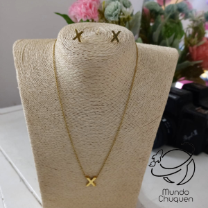 cadena y aretes letra X
