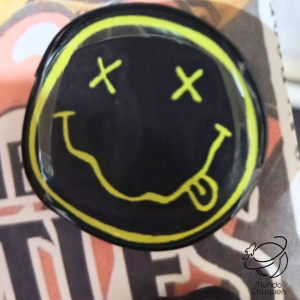 Pin Nirvana resina